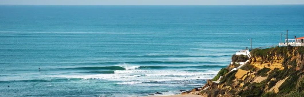 las mejores olas para hacer surf en ericeira olas de surf en portugal ribeira d´ilhas coxos cave surf trip viajar sao lourenço