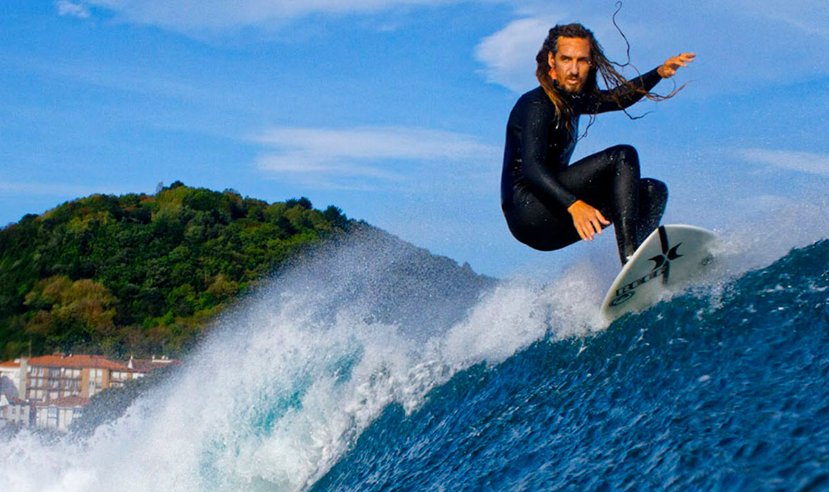 Rob Machado surf mundaka